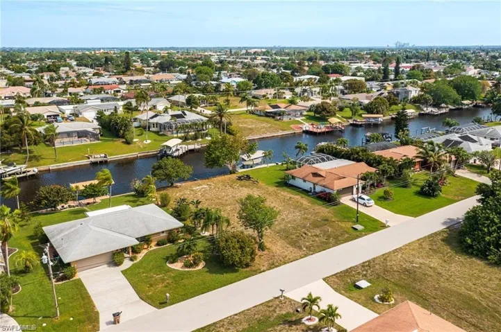 1325 SE 32nd TER, CAPE CORAL FL 33904