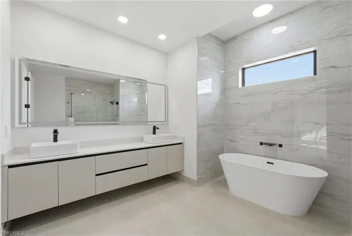 1232 Hancock Bridge Pkwy, Cape Coral, Florida 33990