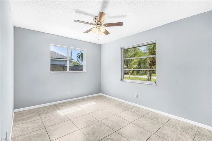 1435 Se 14th St, Cape Coral, Florida 33990
