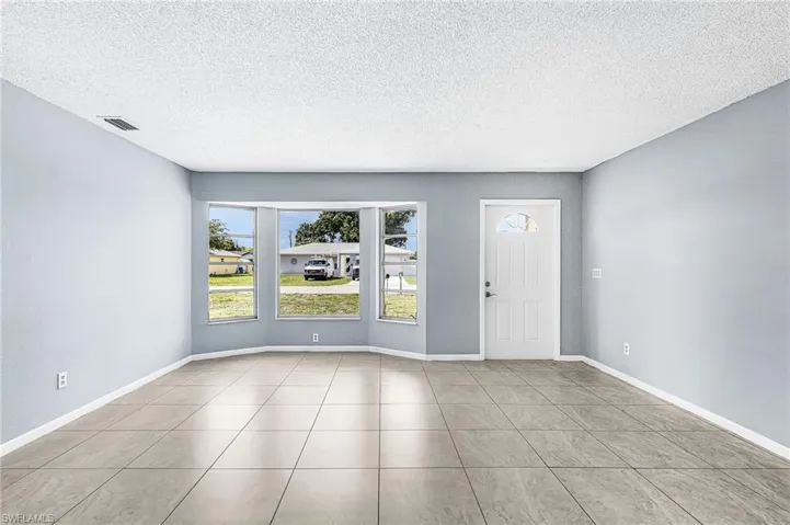 1435 Se 14th St, Cape Coral, Florida 33990