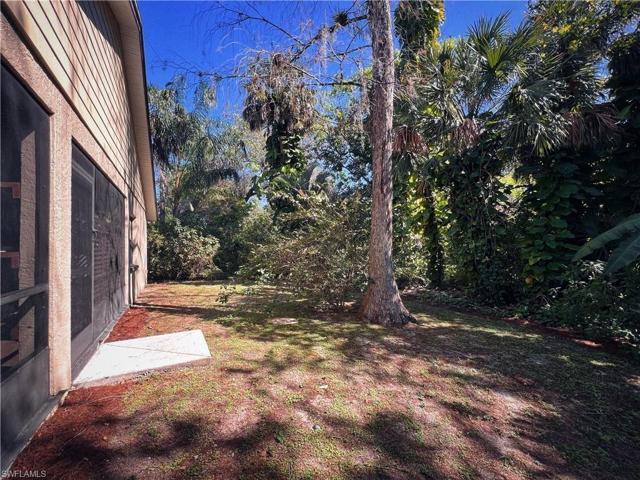 Plenty of space for your furry friends. Fences are allowed.