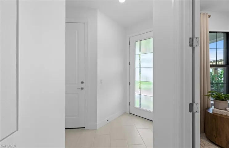 Exterior/interior photos are of staged model home. Illustration purposes only.