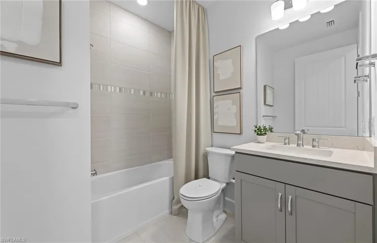 Exterior/interior photos are of staged model home. Illustration purposes only.