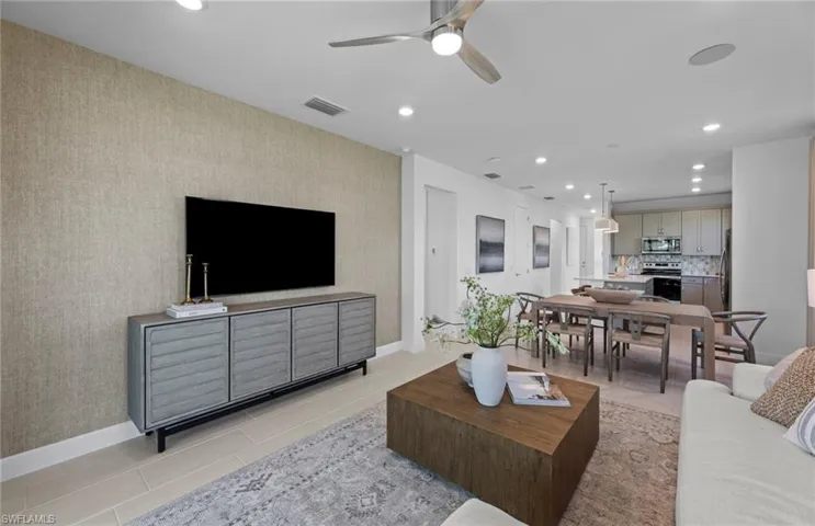 Exterior/interior photos are of staged model home. Illustration purposes only.