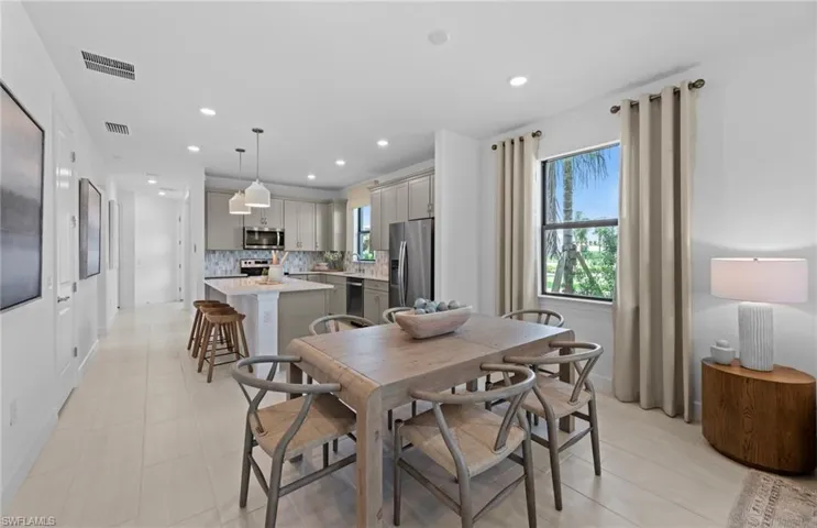 Exterior/interior photos are of staged model home. Illustration purposes only.