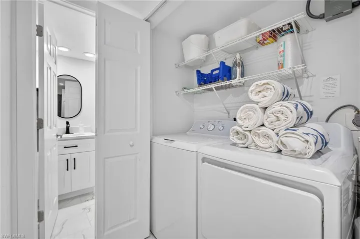 1919 Olde Middle Gulf Dr 102, Sanibel, Florida 33957