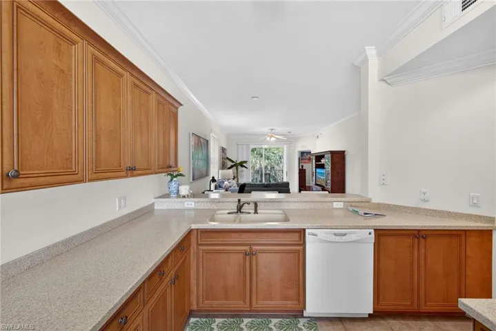 8251 Pathfinder Loop 621, Fort Myers, Florida 33919