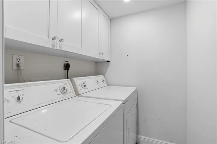 Full Size Washer & Dryer!
