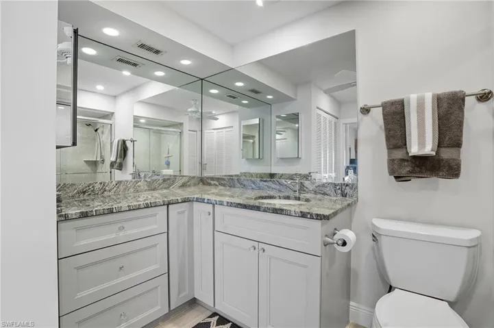 Master Bath with Custom Mirrors!
