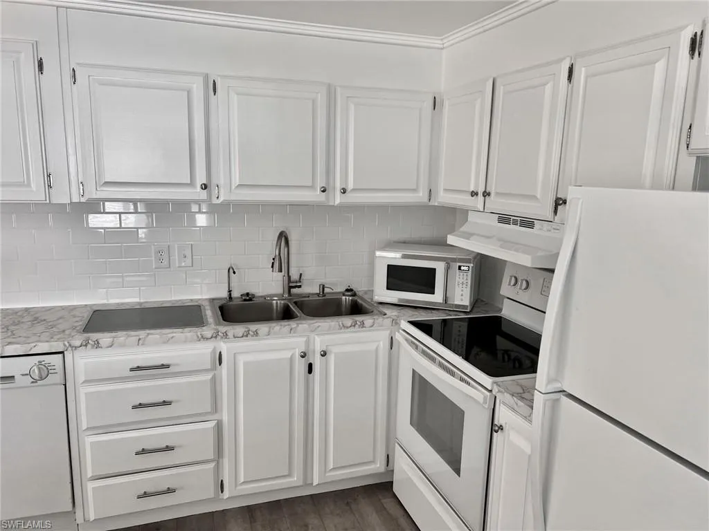 174 Overland Trl, North Fort Myers Fl 33917