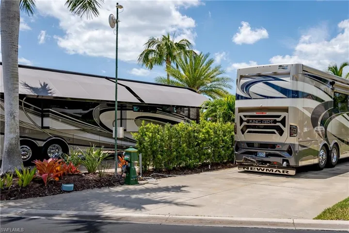 13457  Ladyfish  LN, Naples, FL 34114