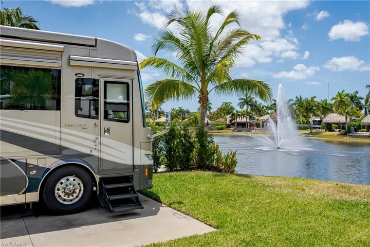 13457  Ladyfish  LN, Naples, FL 34114