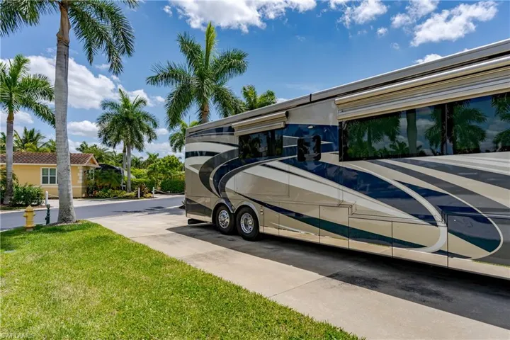 13457  Ladyfish  LN, Naples, FL 34114