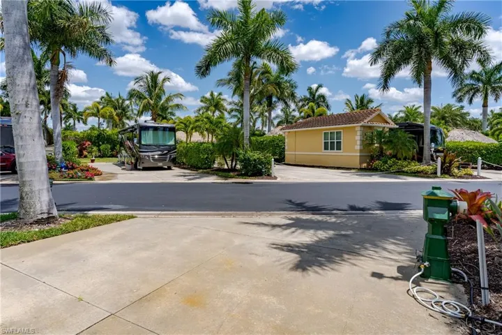 13457  Ladyfish  LN, Naples, FL 34114