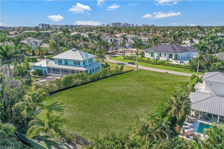350 Rudder RD, NAPLES FL 34102