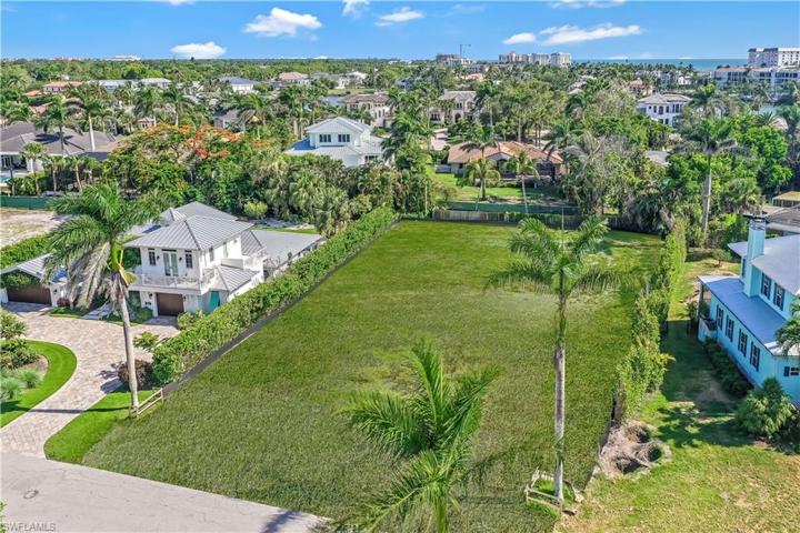 350 Rudder RD, NAPLES FL 34102