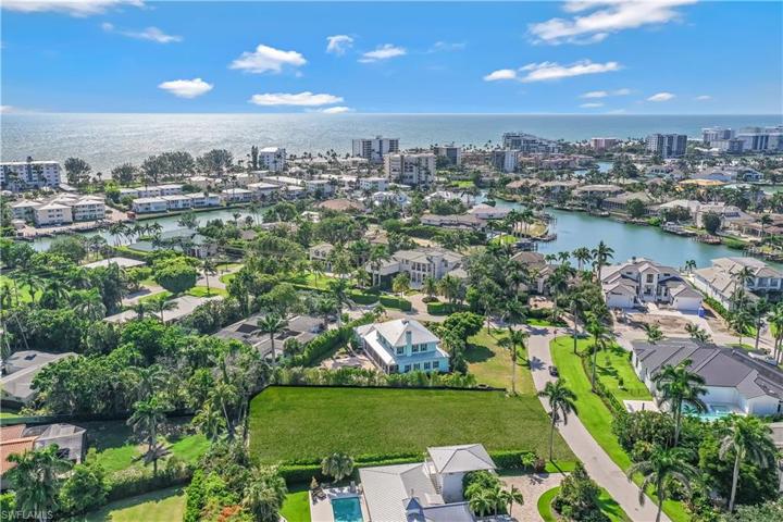 350 Rudder RD, NAPLES FL 34102