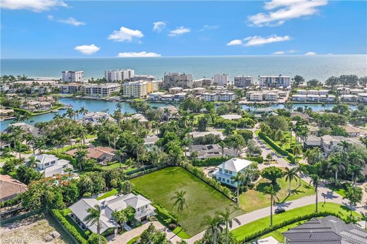 350 Rudder RD, NAPLES FL 34102