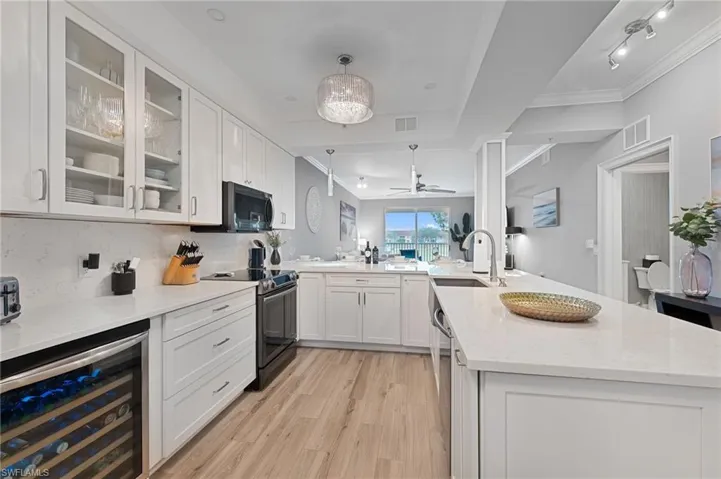 2710  Cypress Trace  CIR, Naples, FL 34119
