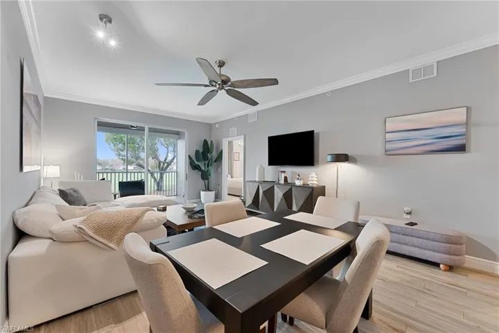 2710  Cypress Trace  CIR, Naples, FL 34119