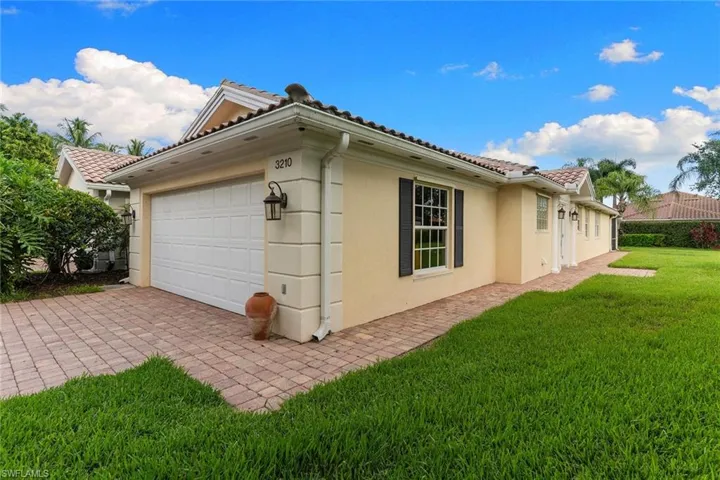 3210 Barbados Ln, Naples, Florida 34119