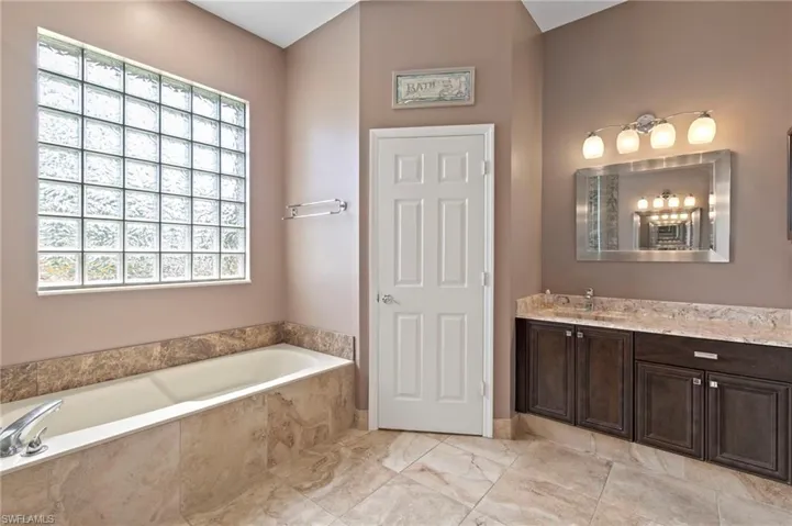 3259 Potomac Ct, Naples, Florida 34120