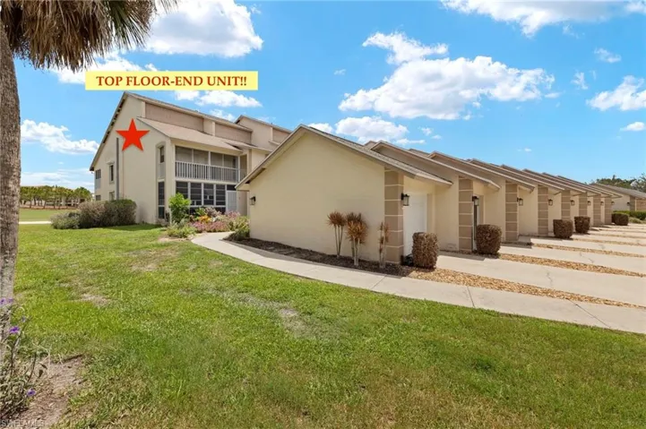 View of front of house featuring a front yard