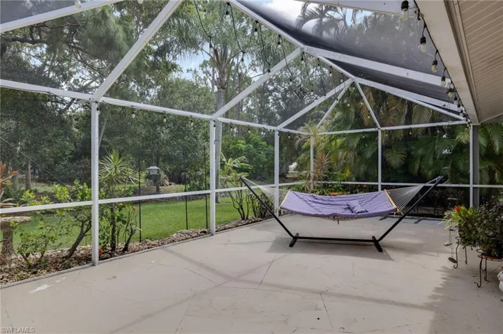 Sun deck under screen