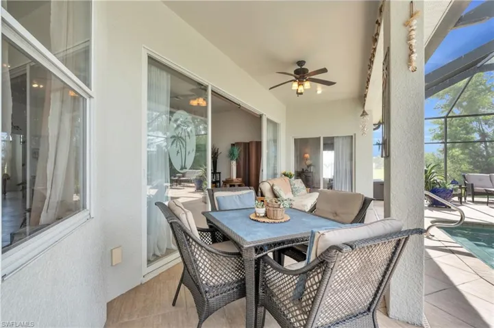 Sunroom with ceiling fan