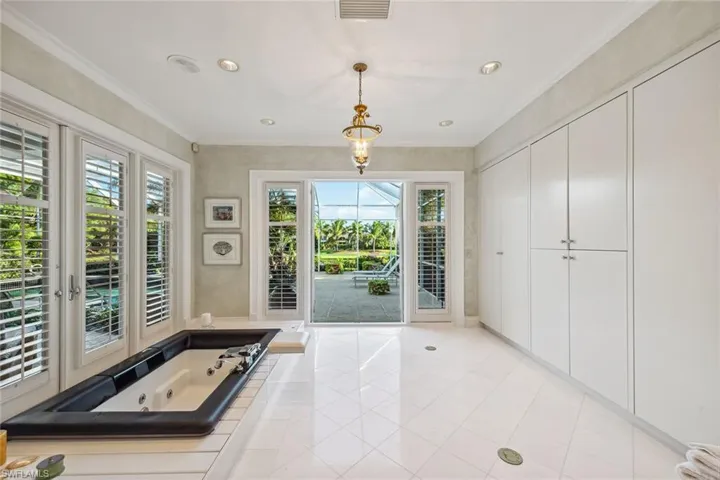 364  Cromwell  CT, Naples, FL 34108