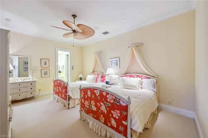 364  Cromwell  CT, Naples, FL 34108