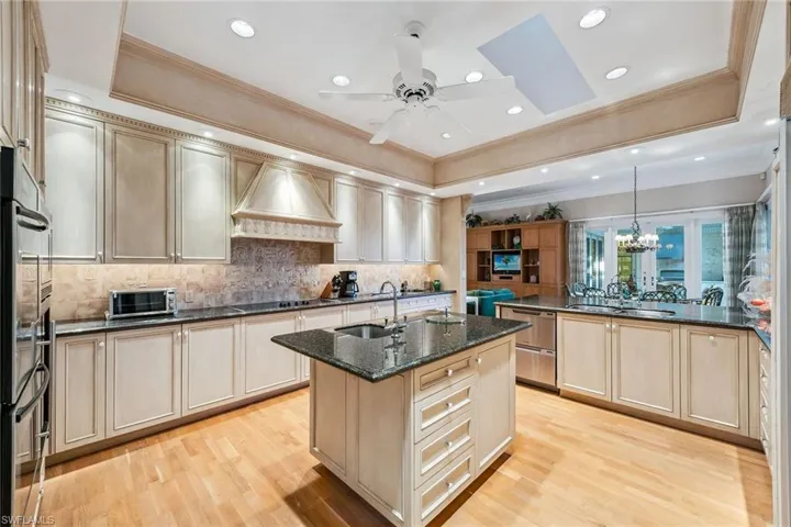 364  Cromwell  CT, Naples, FL 34108