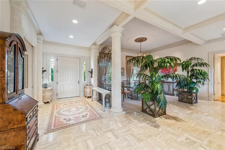 364  Cromwell  CT, Naples, FL 34108