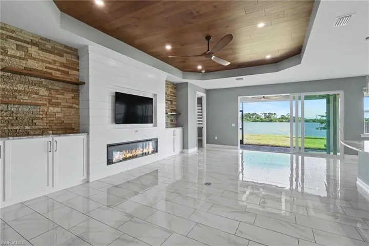 355 Spring Hill Lake Loop, Cape Coral, Florida 33993
