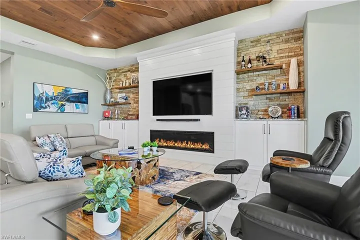 355 Spring Hill Lake Loop, Cape Coral, Florida 33993