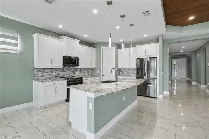 355 Spring Hill Lake Loop, Cape Coral, Florida 33993