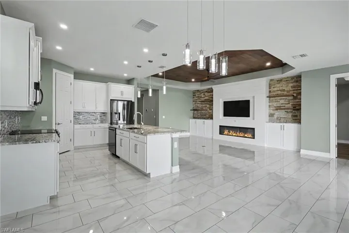 355 Spring Hill Lake Loop, Cape Coral, Florida 33993