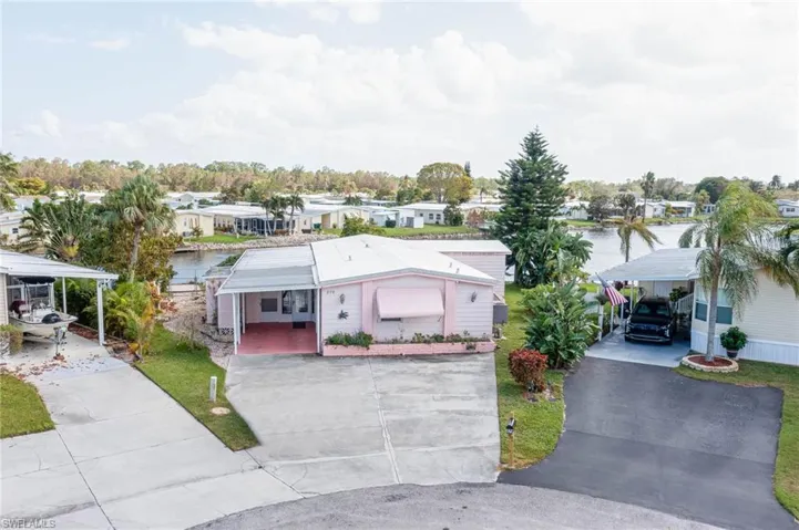 879  Cape Haze  LN, Naples, FL 34104