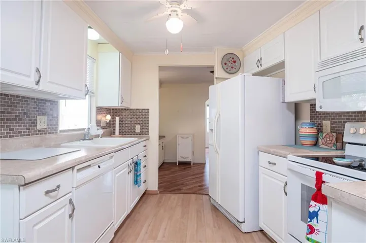 879  Cape Haze  LN, Naples, FL 34104