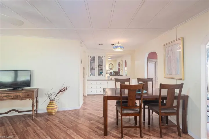879  Cape Haze  LN, Naples, FL 34104