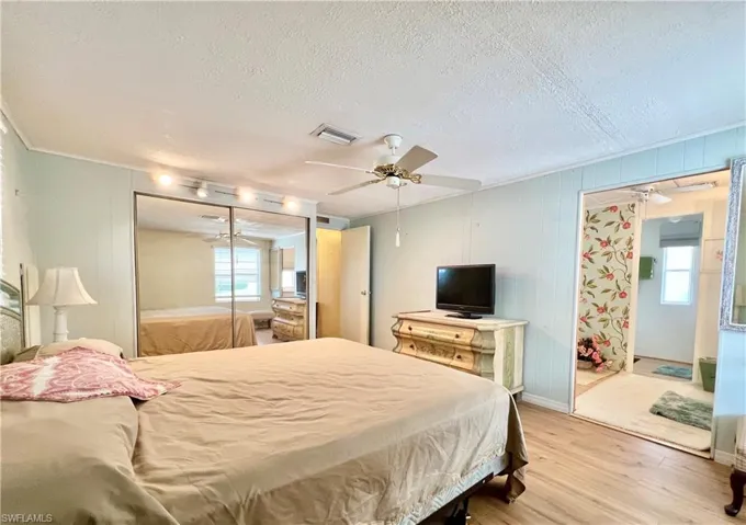 879  Cape Haze  LN, Naples, FL 34104