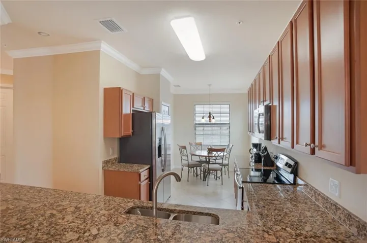 9731  Acqua  CT, Naples, FL 34113