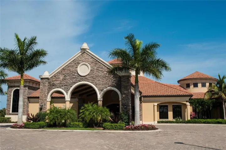 9731  Acqua  CT, Naples, FL 34113