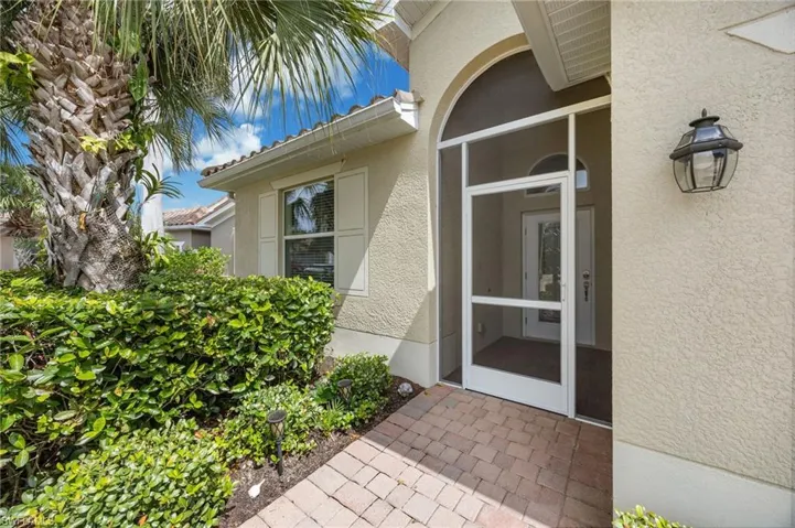 Screened entryway