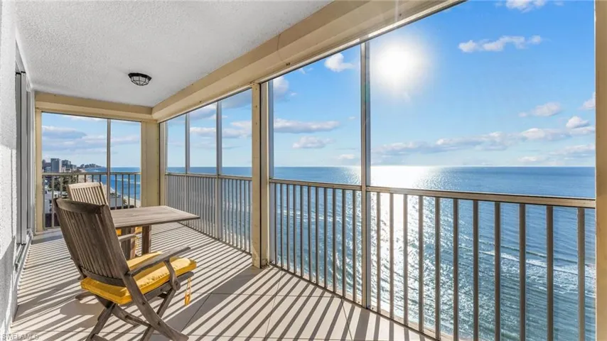10691  Gulf Shore  DR, Naples, FL 34108