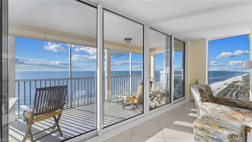 10691  Gulf Shore  DR, Naples, FL 34108
