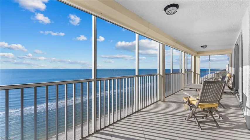 10691  Gulf Shore  DR, Naples, FL 34108