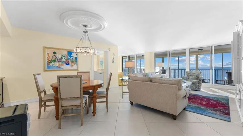 10691  Gulf Shore  DR, Naples, FL 34108
