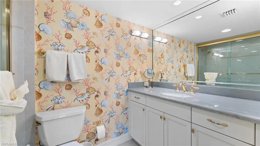 10691  Gulf Shore  DR, Naples, FL 34108