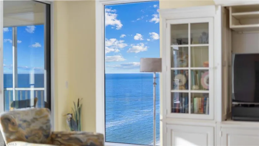 10691  Gulf Shore  DR, Naples, FL 34108